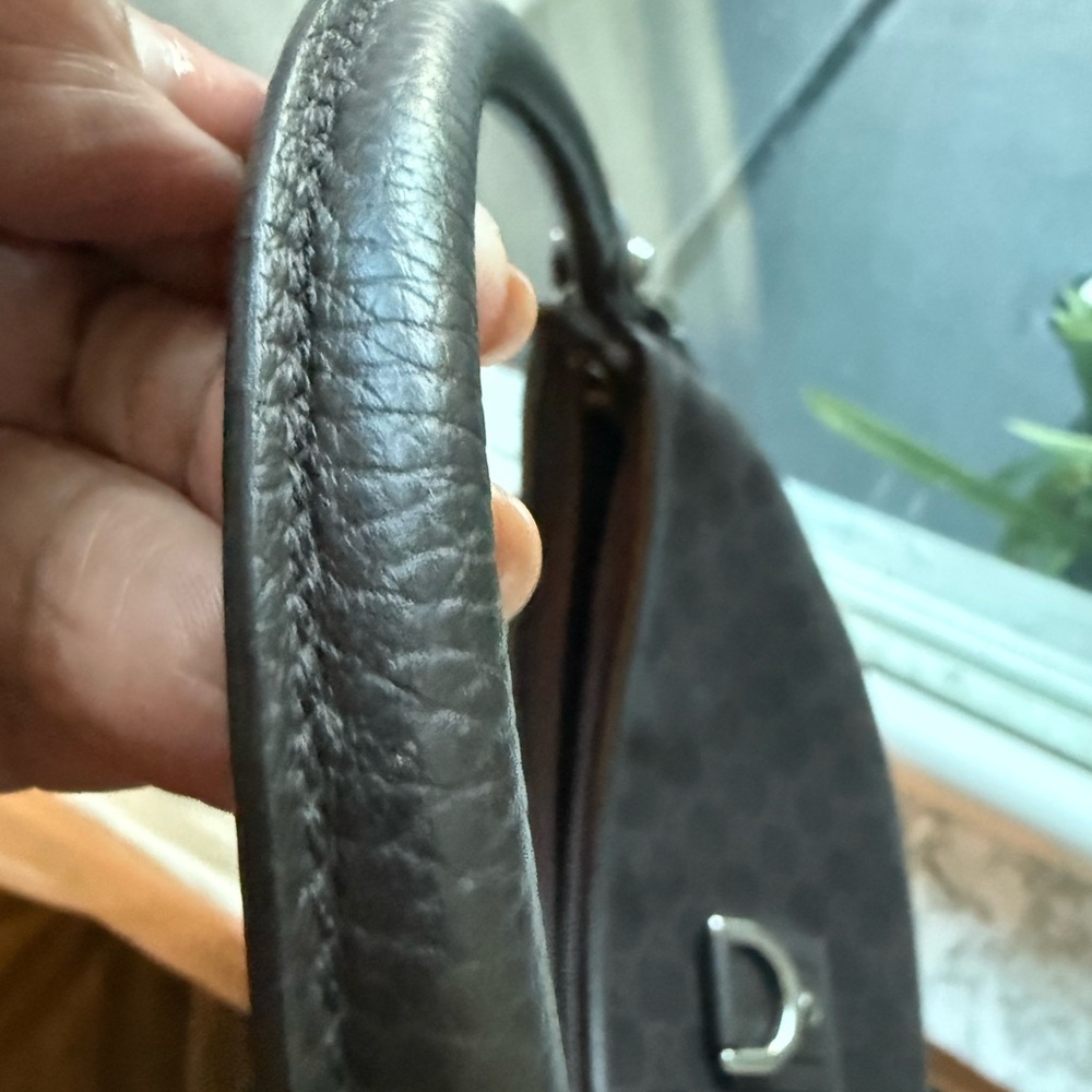 Like NEW. Authentic GUCCI ABBEY D RING CHOCOLATE GG CANVAS - Picture 8 of 12